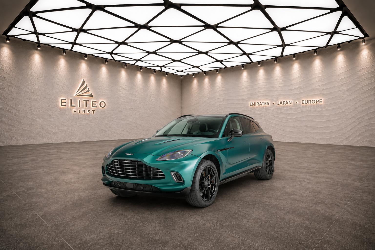 Aston Martin DBX 550 SUV V8 matt green 2023